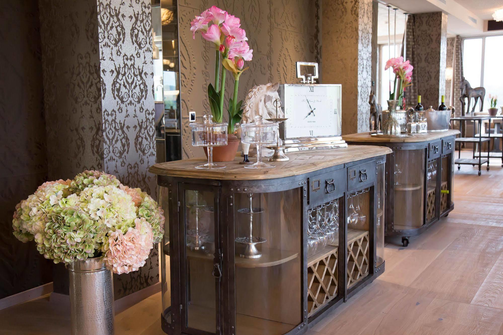 Glashaus Hotel Menziken ภายนอก รูปภาพ