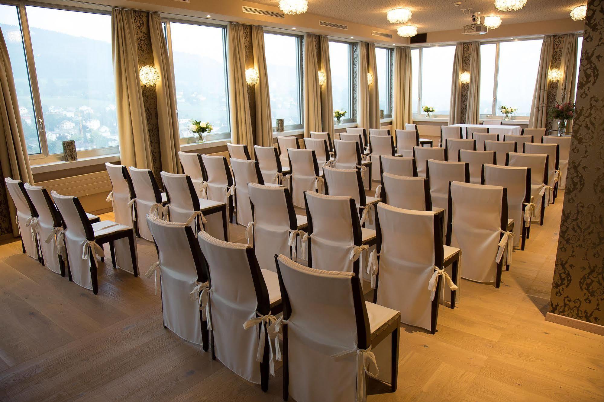 Glashaus Hotel Menziken ภายนอก รูปภาพ