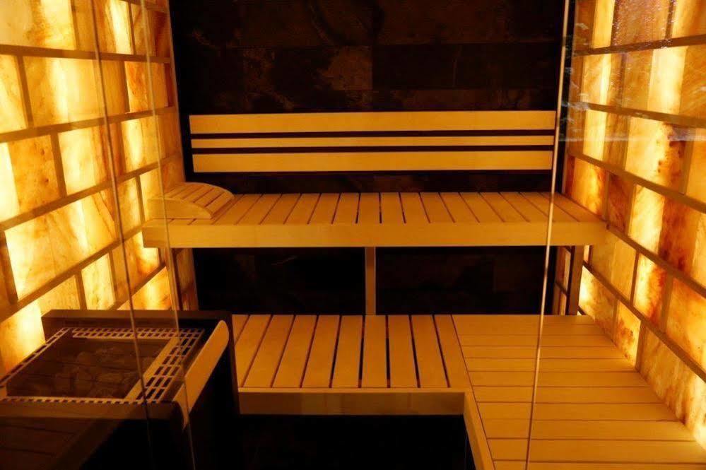 Glashaus Hotel Menziken ภายนอก รูปภาพ