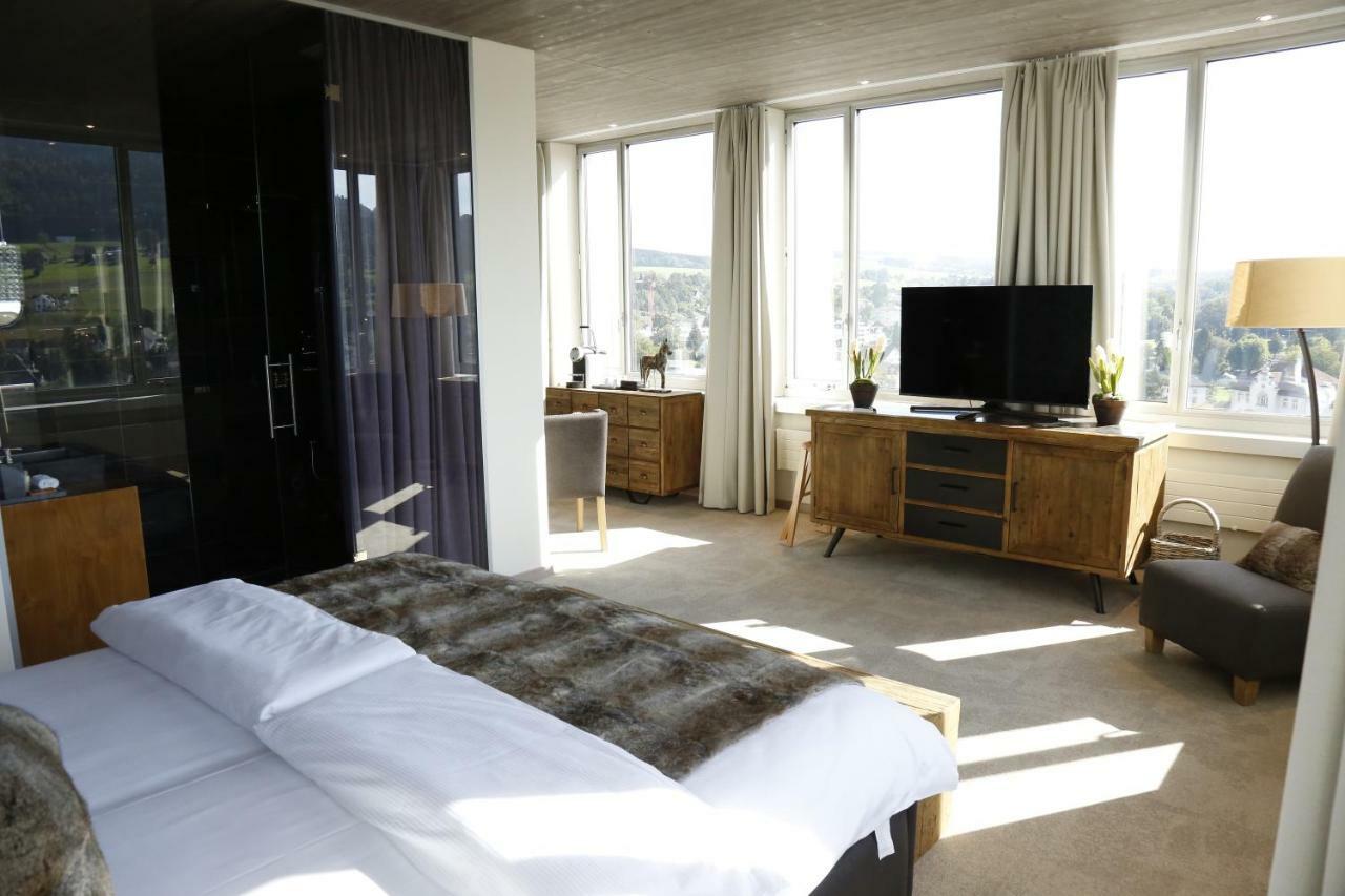 Glashaus Hotel Menziken ภายนอก รูปภาพ